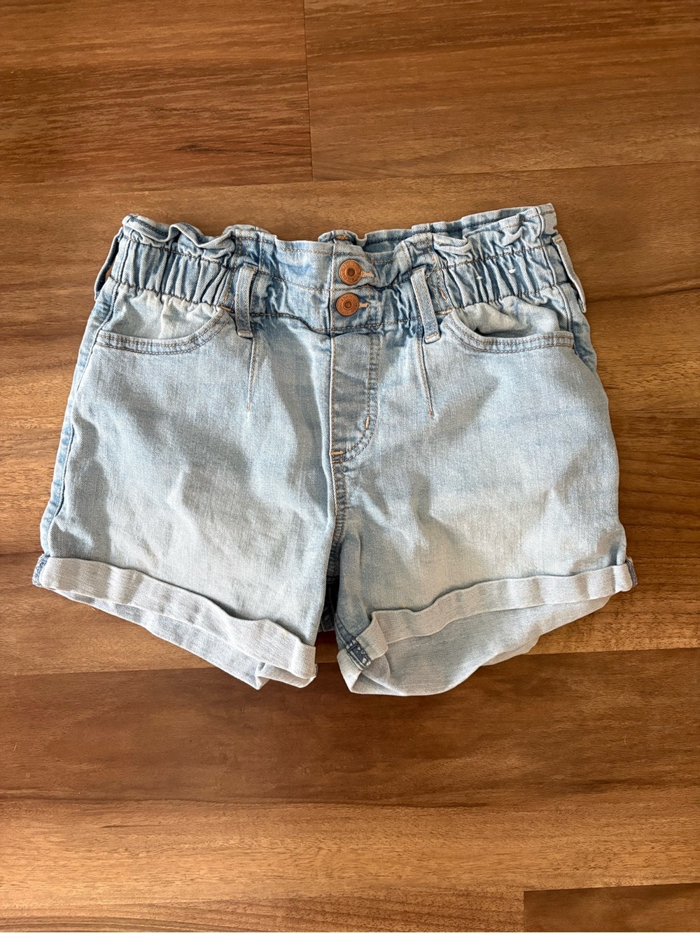 abercrombie kids Light Wash Denim mini mom shorts